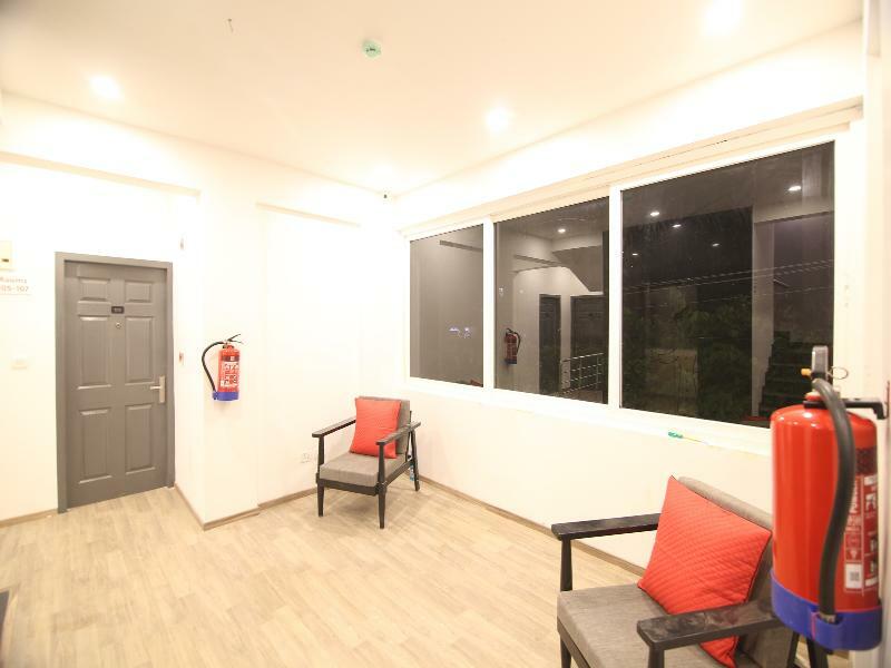 Townhouse Airport Road Hotel Yelahanka Bagian luar foto