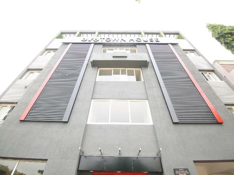 Townhouse Airport Road Hotel Yelahanka Bagian luar foto