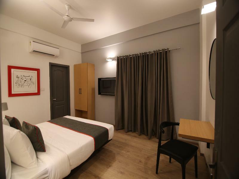 Townhouse Airport Road Hotel Yelahanka Bagian luar foto