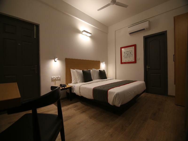 Townhouse Airport Road Hotel Yelahanka Bagian luar foto
